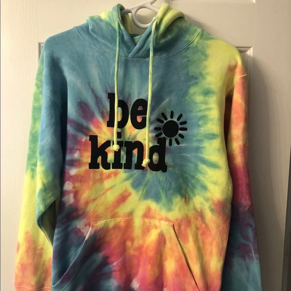 BE KIND Sweatshirt- Size Small